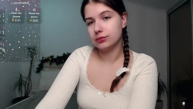 Snapshot of SayMeow_ chatting on 12/28/24, 04:41 SayMeow  online show from 12/28/24, 04:41