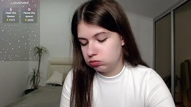 Snapshot of SayMeow_ chatting on 02/02/25, 03:32 SayMeow  online show from 02/02/25, 03:32