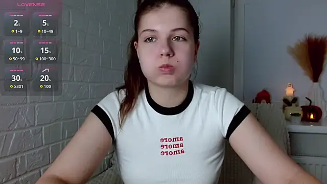 Snapshot of SayMeow_ chatting on 10/13/25, 05:51 SayMeow  online show from 10/13/25, 05:51