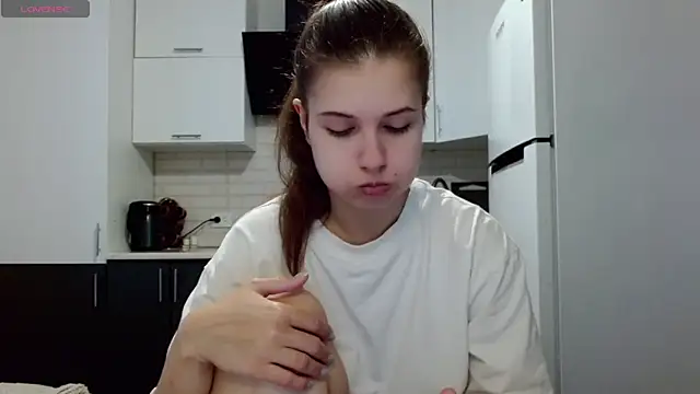 Snapshot of SayMeow_ chatting on 06/08/26, 05:30 SayMeow online show from 06/08/26, 05:30