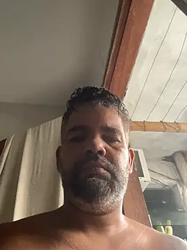 Snapshot of adgato chatting on 04/05/26, 09:50 adgato online show from 04/05/26, 09:50