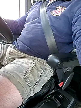 Snapshot of Tobyp677 chatting on 10/27/25, 08:46 Tobyp677 online show from 10/27/25, 08:46