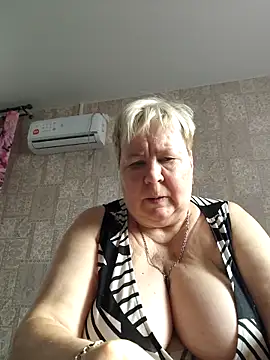 EffectFiona online show from 11/01/25, 04:58