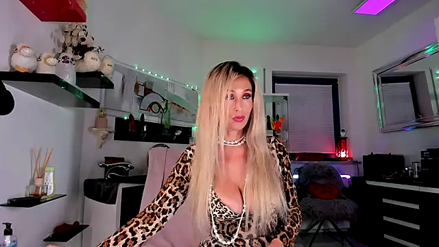 2bigass4 u online show from 10/24/25, 03:36