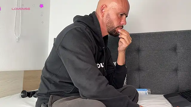 tim beard online show from 04/11/26, 10:03