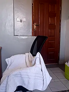 Snapshot of Prettybecs chatting on 02/19/25, 05:05 Prettybecs online show from 02/19/25, 05:05