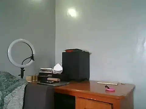 Snapshot of Prettybecs chatting on 10/06/25, 07:50 Prettybecs online show from 10/06/25, 07:50