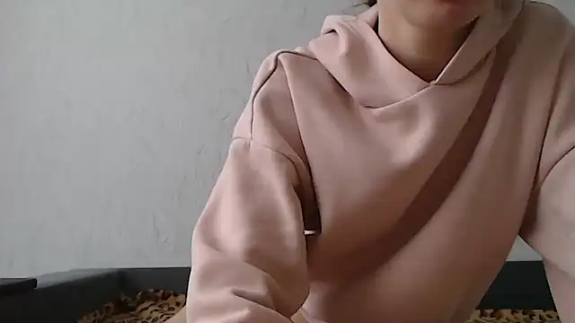 HoneyWiles online show from 02/12/26, 02:23