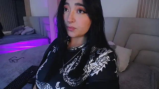 Miss Loise online show from 11/14/25, 02:54