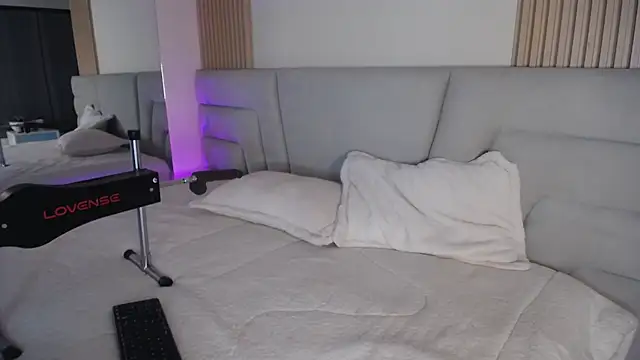 Miss Loise online show from 04/17/26, 02:58