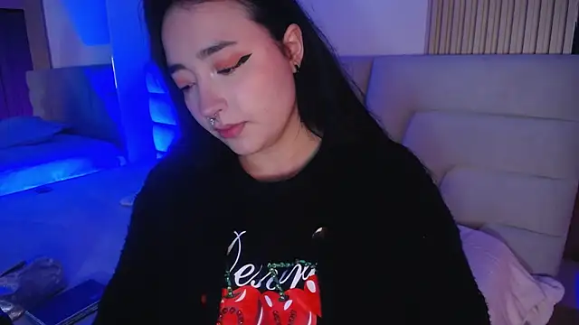Snapshot of Miss_Loise chatting on 04/29/26, 02:48 Miss Loise online show from 04/29/26, 02:48