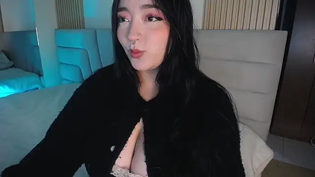 Snapshot of Miss_Loise chatting on 05/14/26, 03:46 Miss Loise online show from 05/14/26, 03:46