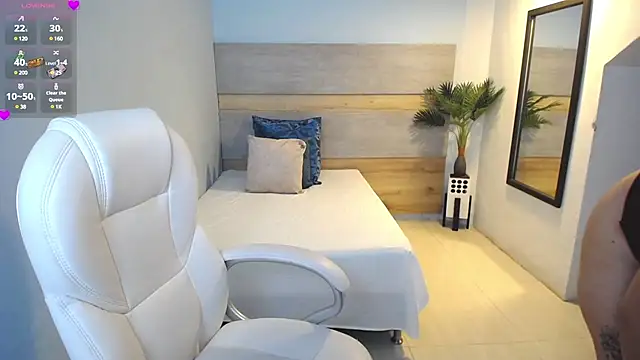 sophia hadid online show from 12/31/24, 01:19