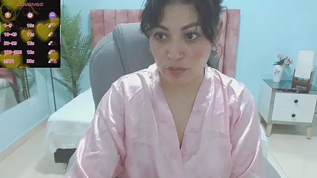 sophia hadid online show from 12/02/25, 08:26