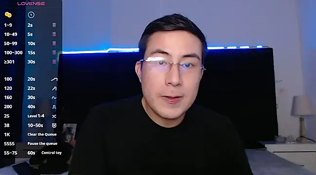 Snapshot of andrewmhilton_ chatting on 03/15/25, 04:35 andrewmhilton  online show from 03/15/25, 04:35