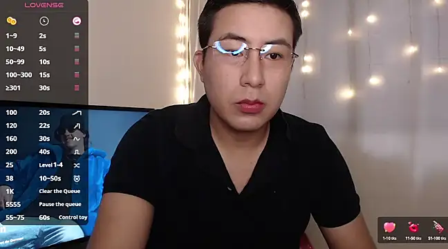 Snapshot of andrewmhilton_ chatting on 03/17/25, 04:54 andrewmhilton  online show from 03/17/25, 04:54