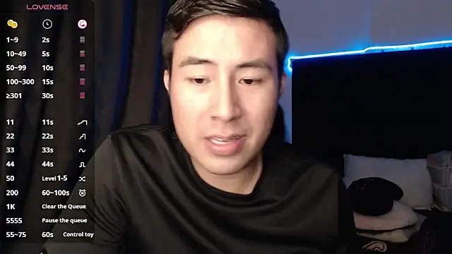 Snapshot of andrewmhilton_ chatting on 09/09/25, 06:02 andrewmhilton  online show from 09/09/25, 06:02