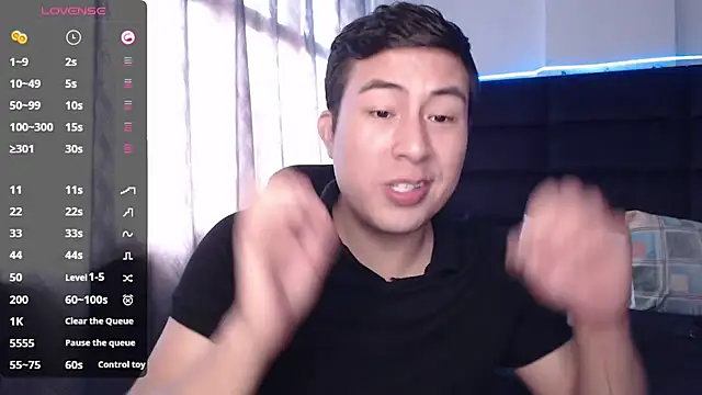 Snapshot of andrewmhilton_ chatting on 09/15/25, 05:13 andrewmhilton  online show from 09/15/25, 05:13
