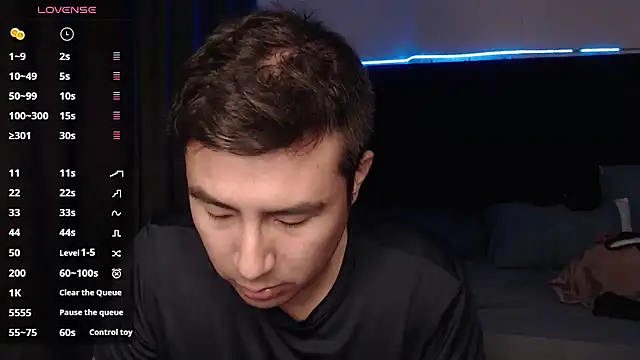 andrewmhilton  online show from 11/03/25, 06:36