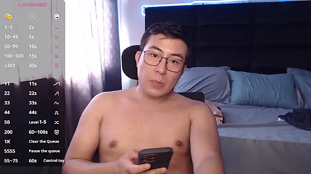 andrewmhilton  online show from 11/10/25, 07:13