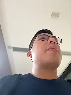 andrewmhilton  online show from 12/03/25, 07:45