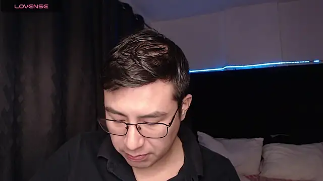 andrewmhilton  online show from 02/12/26, 12:38