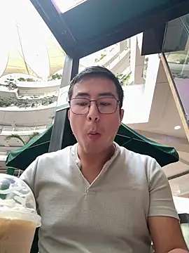 andrewmhilton  online show from 02/18/26, 03:30