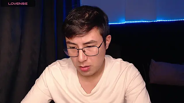 andrewmhilton  online show from 03/25/26, 05:57