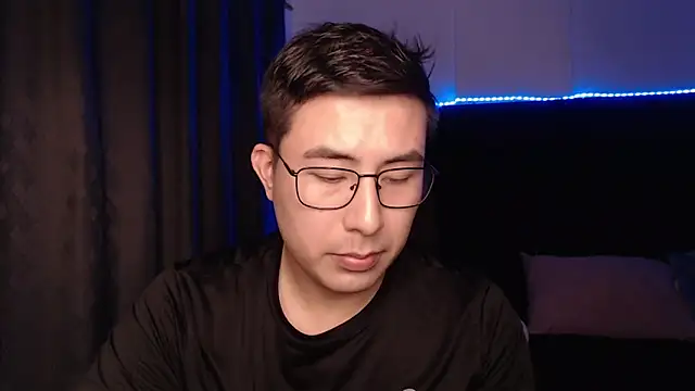 andrewmhilton  online show from 03/29/26, 06:13