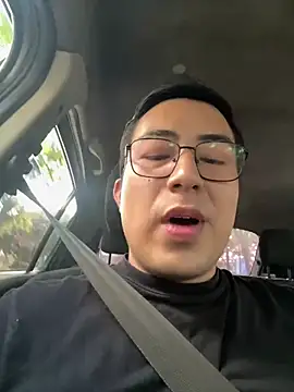 andrewmhilton  online show from 04/22/26, 08:43