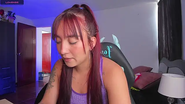 Snapshot of _Tammyy chatting on 01/28/25, 04:52  Tammyy online show from 01/28/25, 04:52