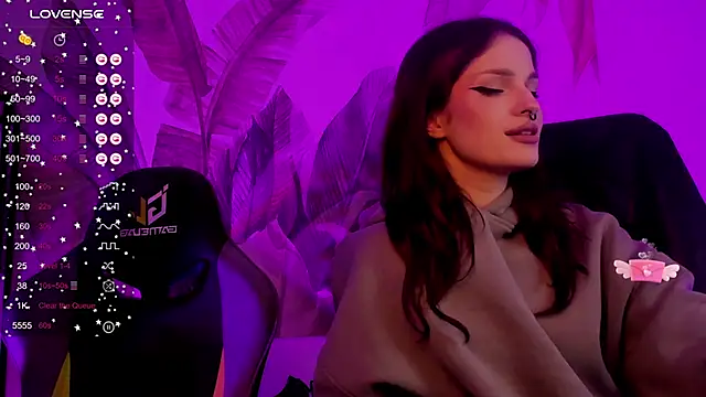 BratzieDarsie online show from 12/17/24, 03:28