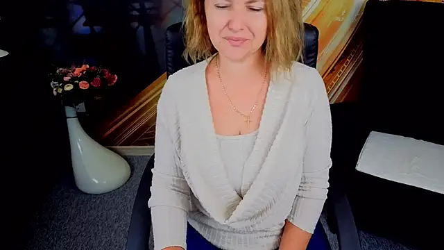 EmmaxPark online show from 10/23/25, 05:51