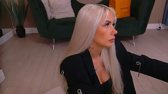 Bailey Rush online show from 04/18/26, 06:12