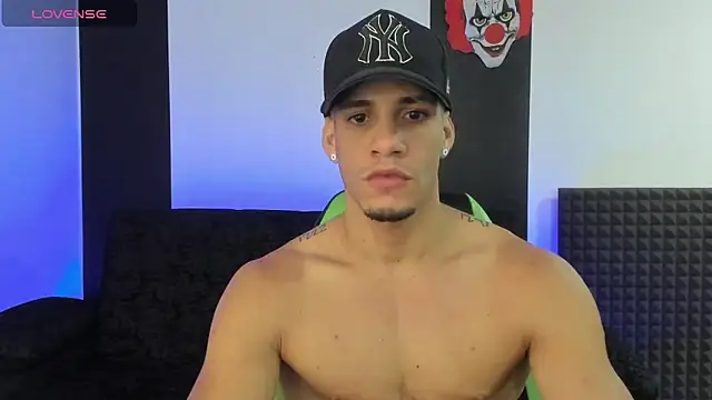 Snapshot of jhonnysnow17 chatting on 02/13/25, 05:16 jhonnysnow17 online show from 02/13/25, 05:16