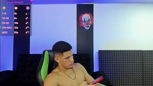 Snapshot of jhonnysnow17 chatting on 02/16/25, 10:43 jhonnysnow17 online show from 02/16/25, 10:43