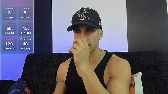 Snapshot of jhonnysnow17 chatting on 03/03/25, 09:44 jhonnysnow17 online show from 03/03/25, 09:44