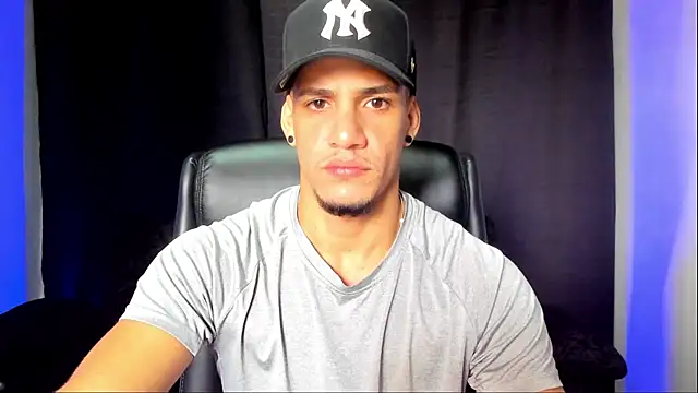 Snapshot of jhonnysnow17 chatting on 09/19/25, 03:13 jhonnysnow17 online show from 09/19/25, 03:13