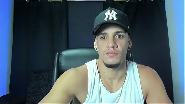 Snapshot of jhonnysnow17 chatting on 09/20/25, 04:57 jhonnysnow17 online show from 09/20/25, 04:57