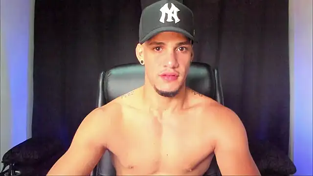 Snapshot of jhonnysnow17 chatting on 09/21/25, 07:48 jhonnysnow17 online show from 09/21/25, 07:48