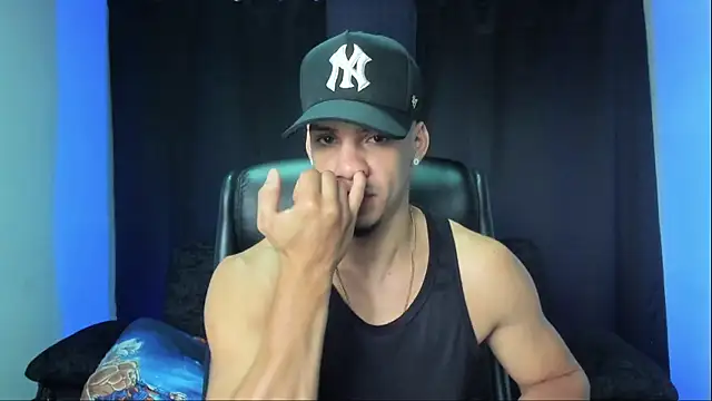 Snapshot of jhonnysnow17 chatting on 09/27/25, 05:18 jhonnysnow17 online show from 09/27/25, 05:18