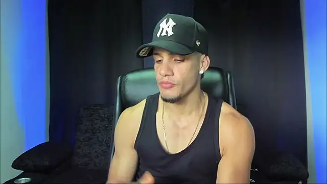 Snapshot of jhonnysnow17 chatting on 09/29/25, 07:40 jhonnysnow17 online show from 09/29/25, 07:40