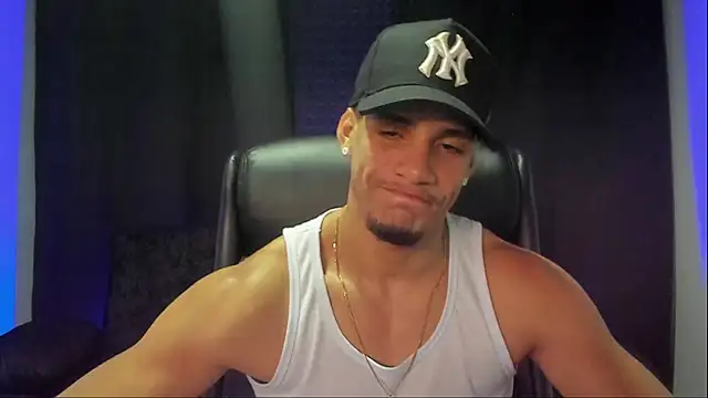 Snapshot of jhonnysnow17 chatting on 10/04/25, 10:41 jhonnysnow17 online show from 10/04/25, 10:41