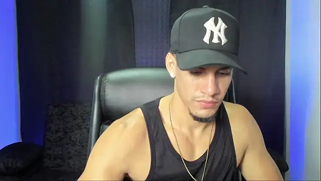 Snapshot of jhonnysnow17 chatting on 10/05/25, 09:45 jhonnysnow17 online show from 10/05/25, 09:45