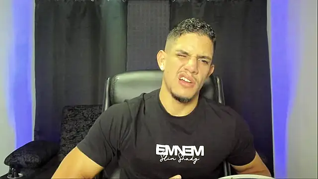 Snapshot of jhonnysnow17 chatting on 10/09/25, 12:19 jhonnysnow17 online show from 10/09/25, 12:19