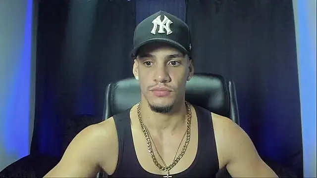 Snapshot of jhonnysnow17 chatting on 10/12/25, 11:04 jhonnysnow17 online show from 10/12/25, 11:04