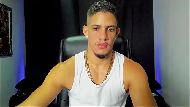 Snapshot of jhonnysnow17 chatting on 10/21/25, 10:32 jhonnysnow17 online show from 10/21/25, 10:32