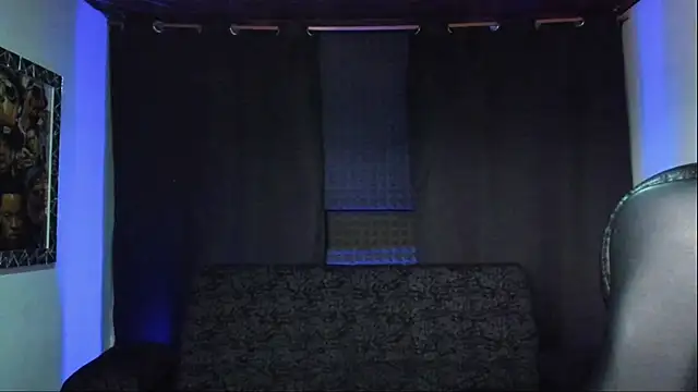 Snapshot of jhonnysnow17 chatting on 10/31/25, 06:31 jhonnysnow17 online show from 10/31/25, 06:31