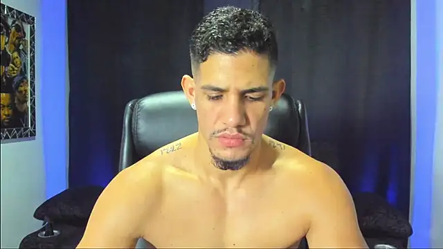 Snapshot of jhonnysnow17 chatting on 11/21/25, 12:10 jhonnysnow17 online show from 11/21/25, 12:10