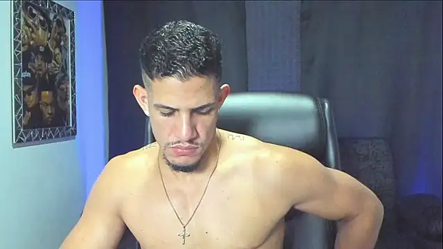 Snapshot of jhonnysnow17 chatting on 12/16/25, 03:22 jhonnysnow17 online show from 12/16/25, 03:22